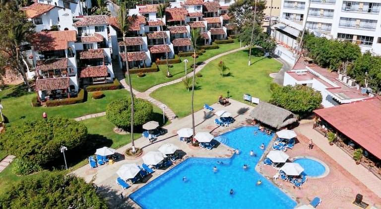 Holiday apartment with pool — photo 4