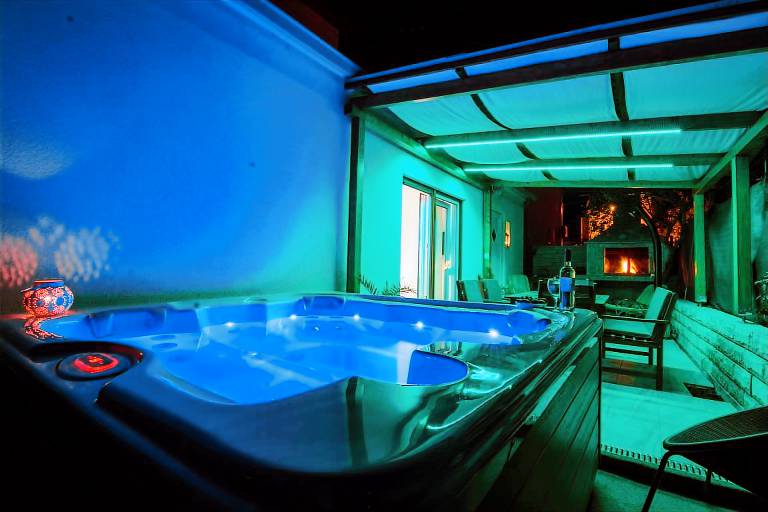 Apartment Boris (ST) - Two Bedroom Apartment with Terrace and Jacuzzi — photo 3