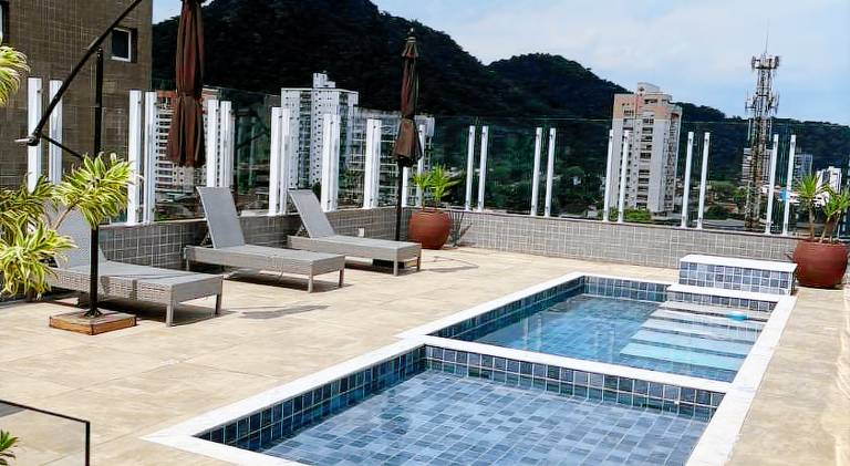 Holiday apartment with terrace, pool & garden — photo 3