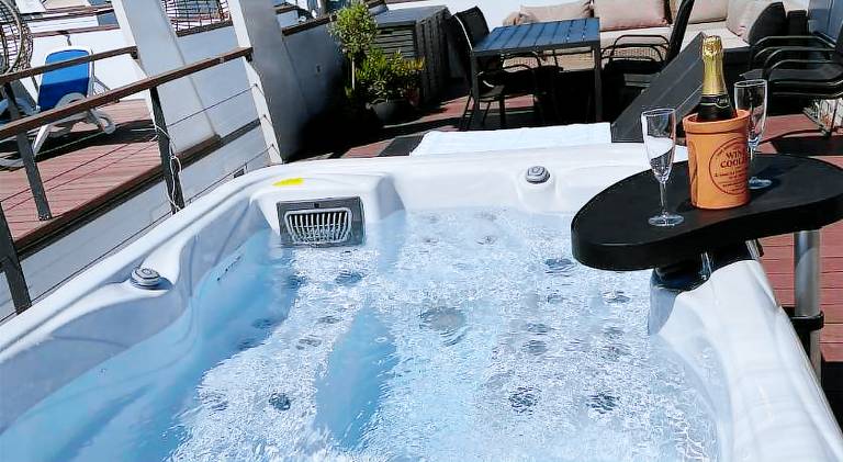 Floating Sea House MAREA in Piran
