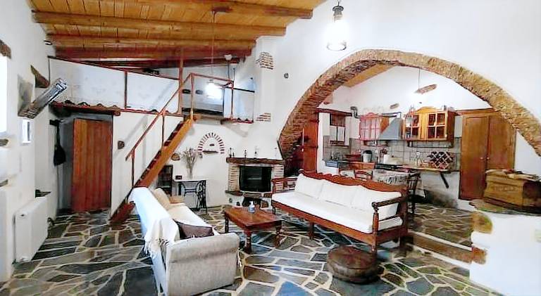 Vacation home with barbeque & patio | Suitable for remote work | Pets allowed — photo 3