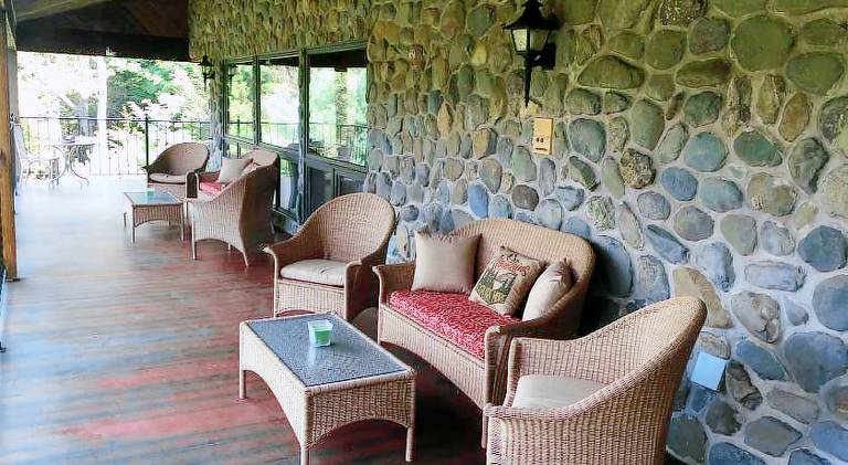 Lodge with patio & barbeque — photo 2
