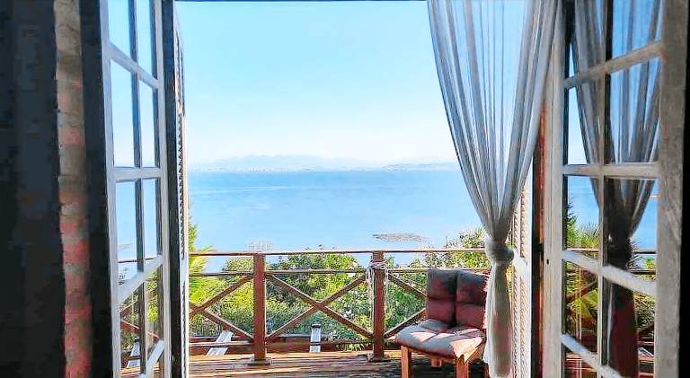 Vacation home with pool & hot tub — photo 3