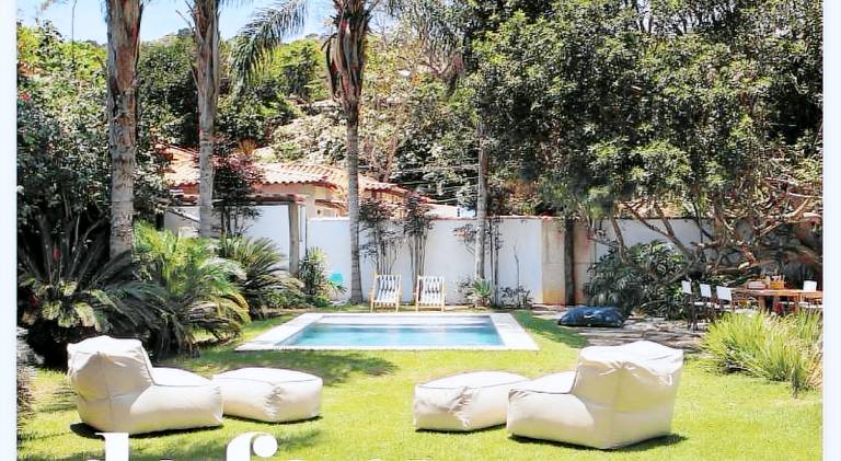 Villa with pool — photo 5