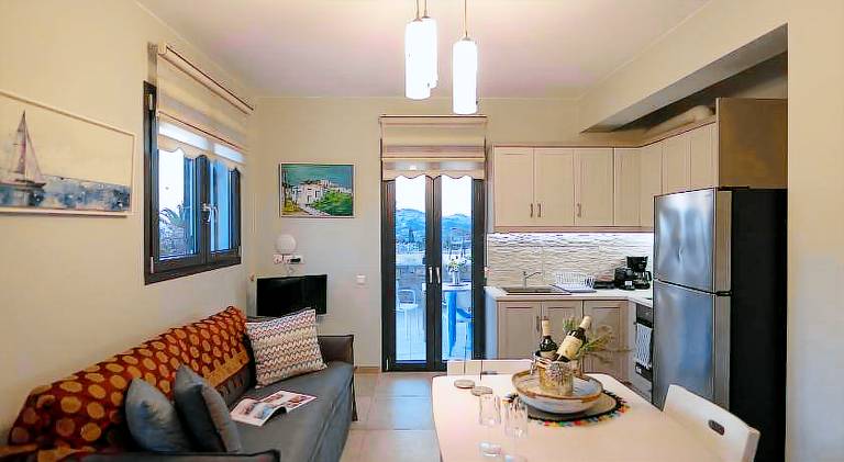 Nice house with pool, yard & hot tub | Pet-friendly — photo 3