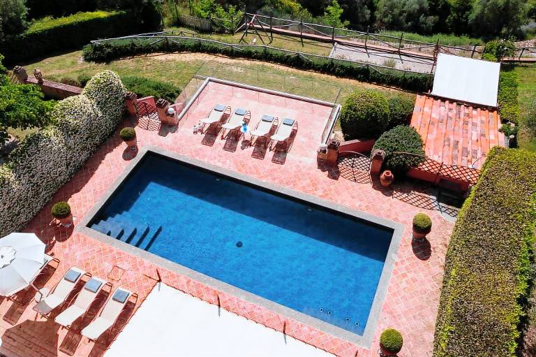 Villa with barbecue, pool & yard — photo 2