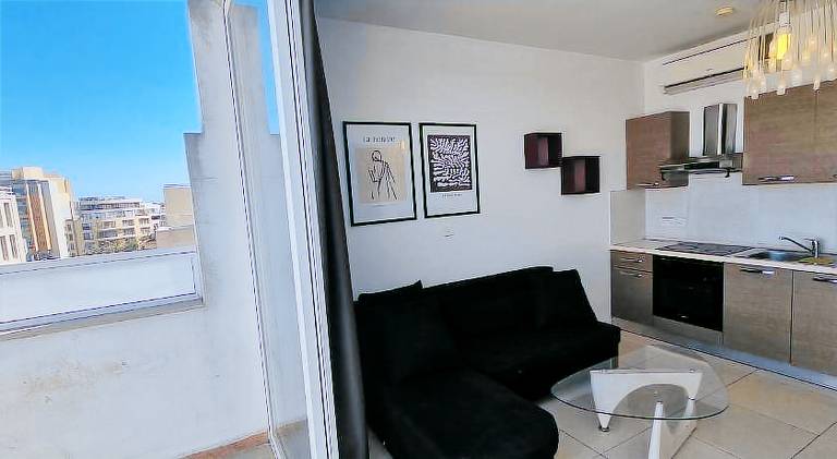Apartment with terrace — photo 5