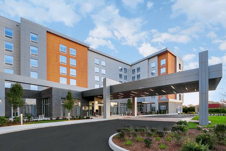 Hampton Inn Boston Woburn — photo 3
