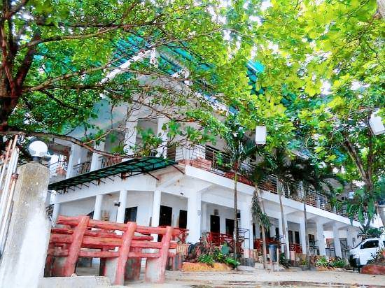 HK Beach Resort in Moalboal