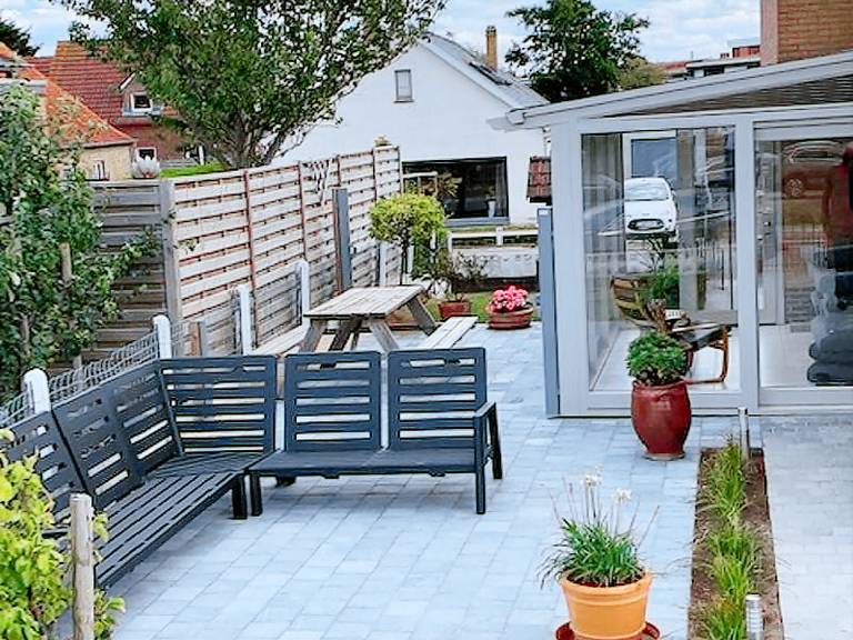 Vacation home with terrace — photo 2