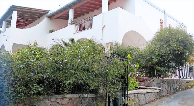 Holiday apartment with terrace & garden — photo 5