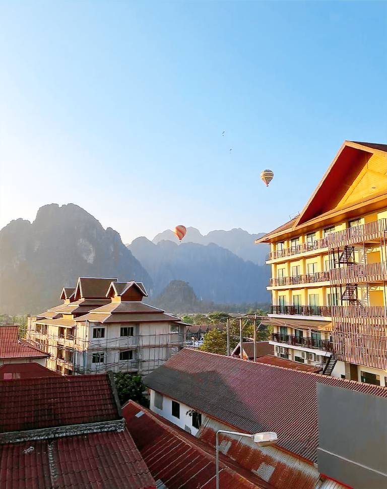 Vang Vieng Golden Dragon House in Vang