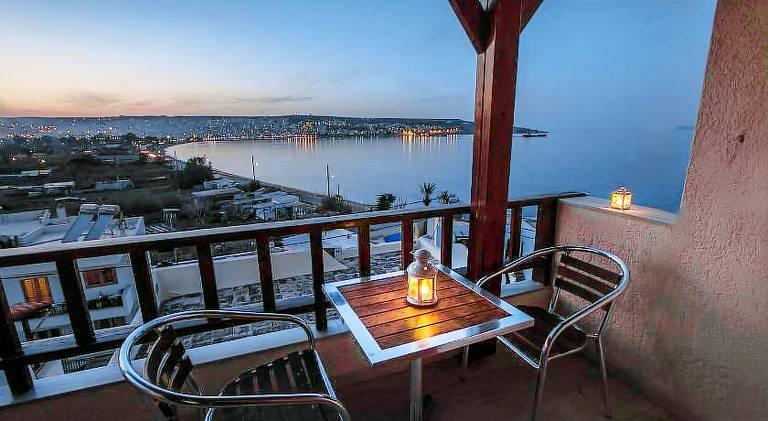 Rental apartment with patio — photo 2