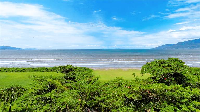 Casa c/ Churrasqueira perto da Praia das Palmeiras in Caraguatatuba
