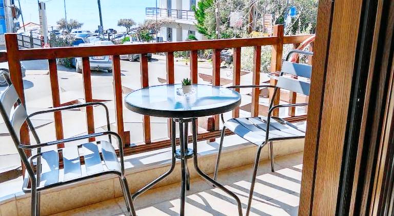 Holiday apartment with patio — photo 2