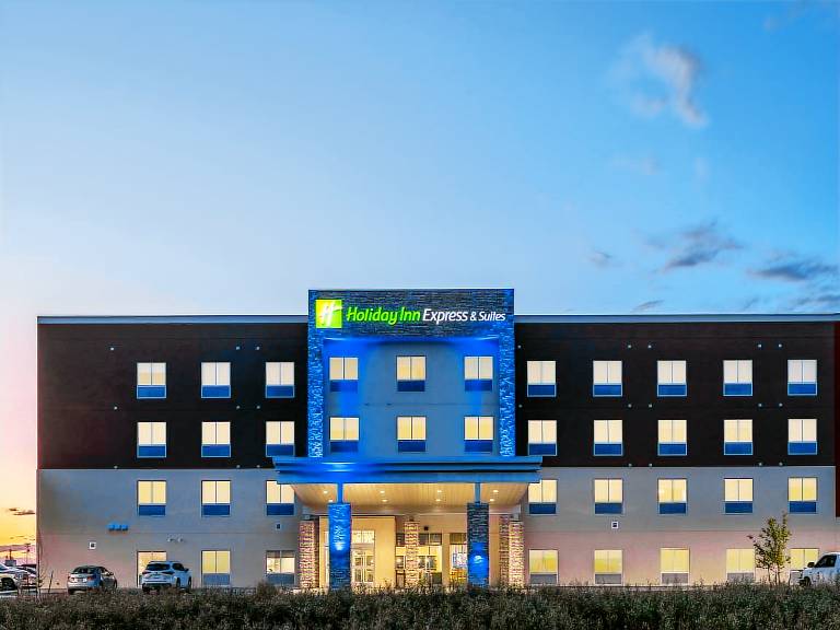 Holiday Inn Express & Suites Watertown By IHG — photo 2