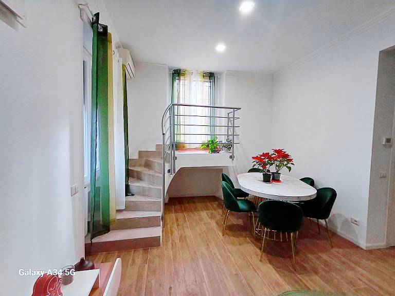 Apartment with patio | City view — photo 2