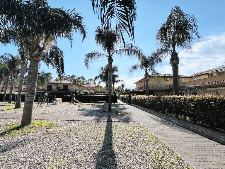 Child-friendly rental apartment with pool, yard & grill | Nature view | Next to the beach | Pets are welcome — photo 2