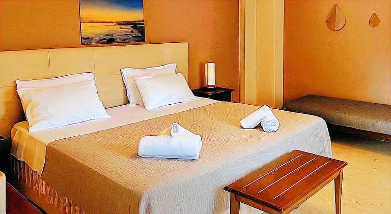 Serviced apartment with garden & patio in Igoumenitsa