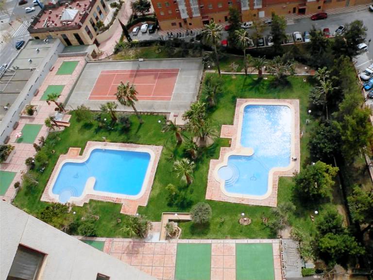 Rental apartment with pool, terrace & garden | Garden view in Benidorm