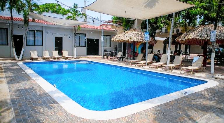 Mi Tierra Aeropuerto SAL Hotel y Restaurante