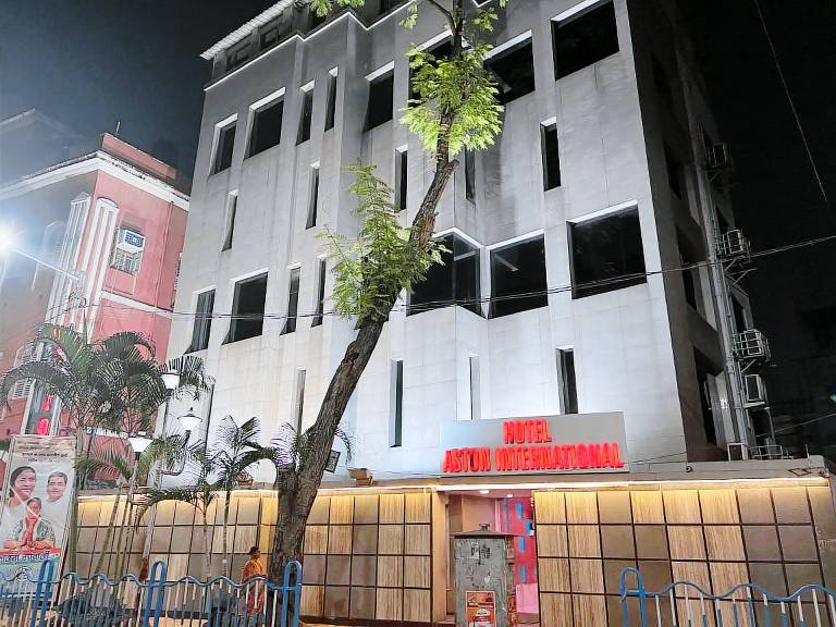Hotel Aston International