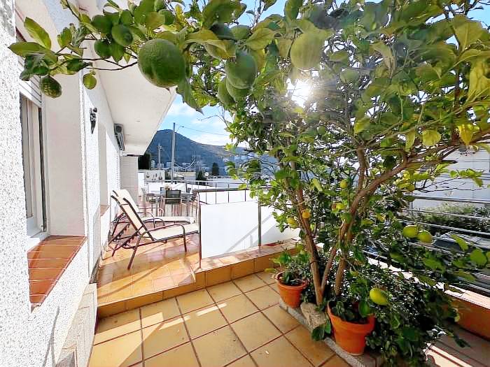 Holiday apartment with patio & barbecue | Sea view — photo 4
