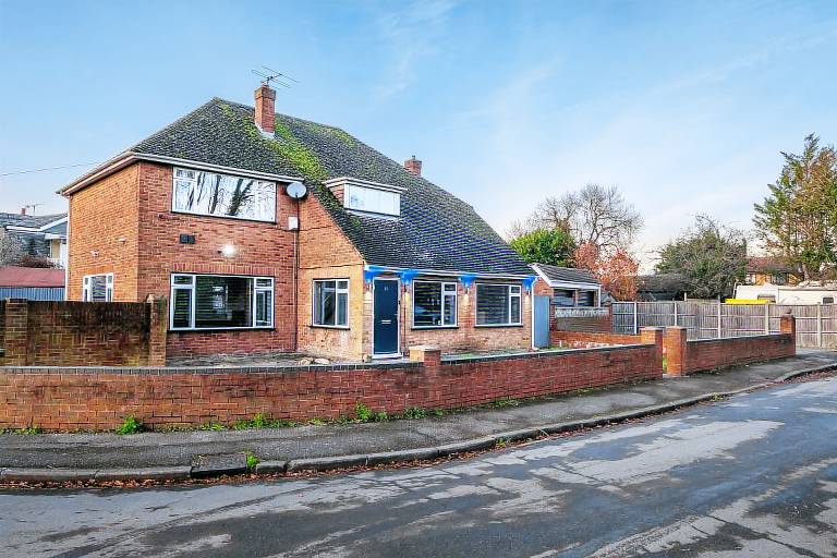House Staines-upon-Thames