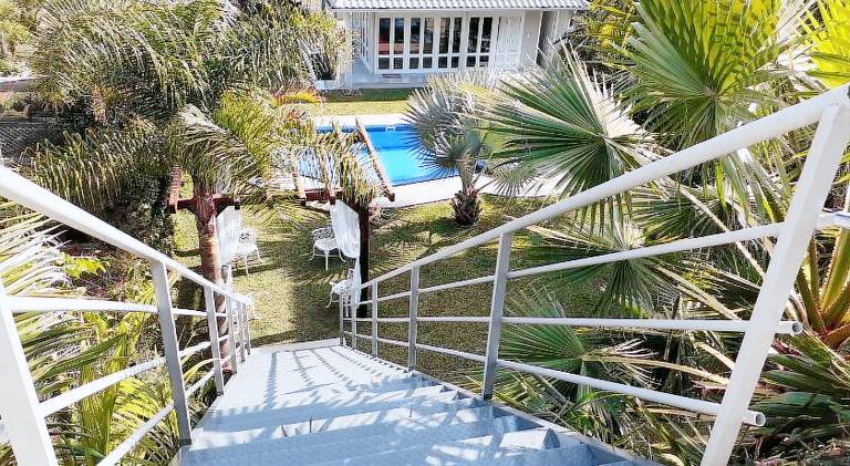 Vacation home with pool — photo 5