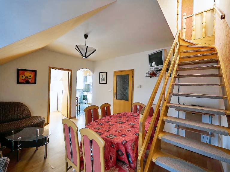 Family-oriented apartment with garden | Pet-friendly — photo 2
