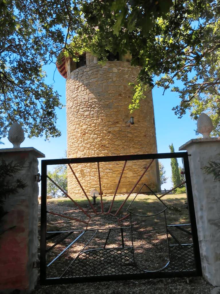 Romantic 18th-Century Windmill Retreat with Pool, Hot Tub & Panoramic Views — photo 4