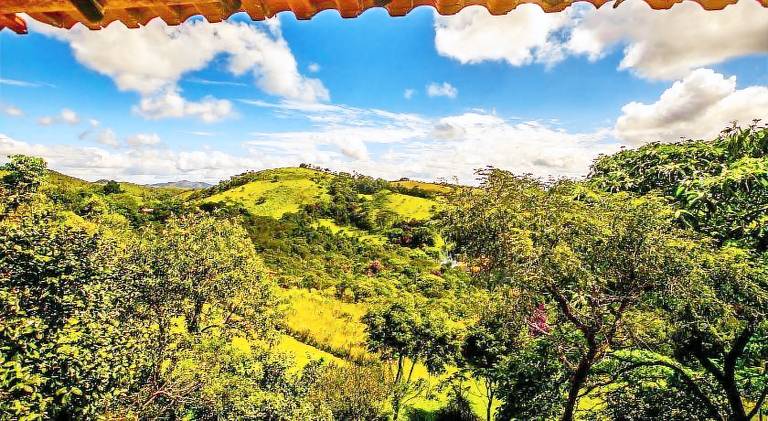 Chalet with garden & BBQ in Lima Duarte