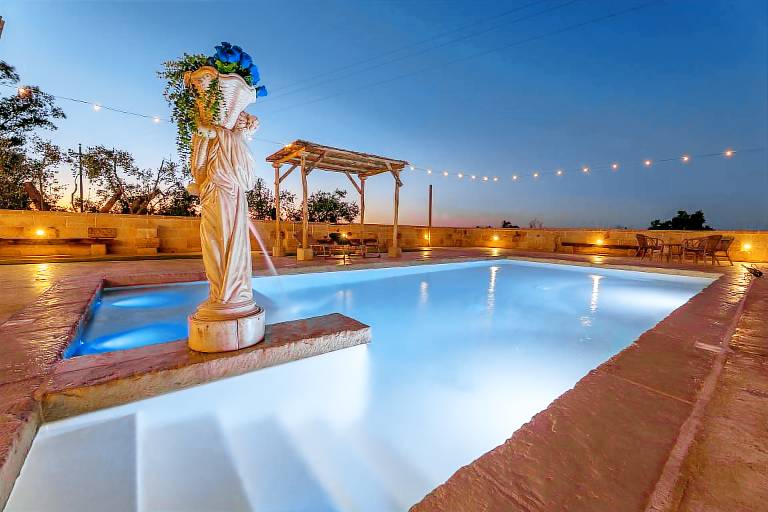 Villa with private pool, barbeque & garden — photo 5