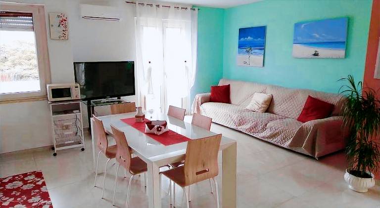 Rental apartment with 3 rooms for 6 persons — photo 2