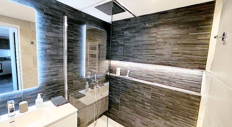 Apartment with private pool & patio — photo 2