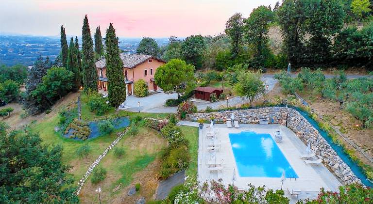 Pleasant serviced apartment with yard, hot tub & private pool | Pets are welcome in Forlì