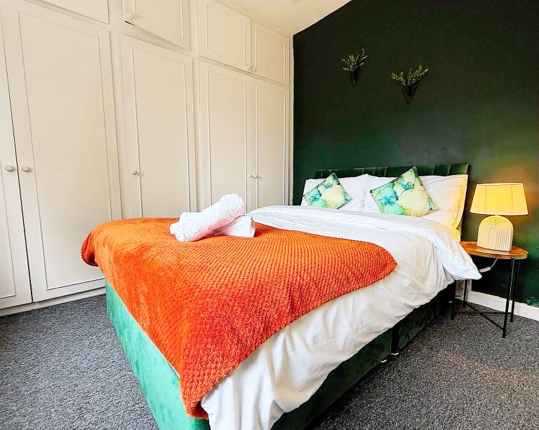 Comfy 3 Bed Home Top Rated Beds Garden & Parking