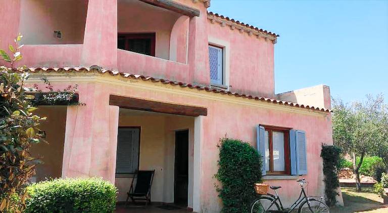 Holiday apartment with patio & garden — photo 5