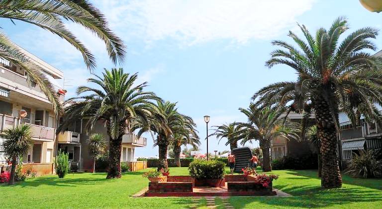 Serviced apartment with terrace & yard | Beach nearby | Pets are welcome — photo 5