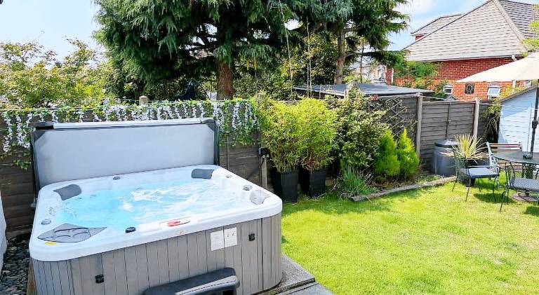 House with jacuzzi | Pet-friendly — photo 5