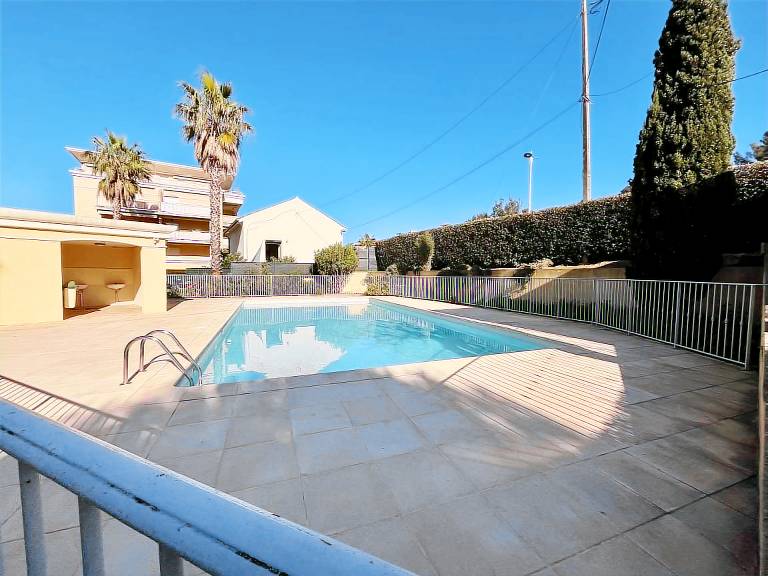 Beautiful holiday apartment with pool | Pet-friendly in Cavalaire-sur-Mer