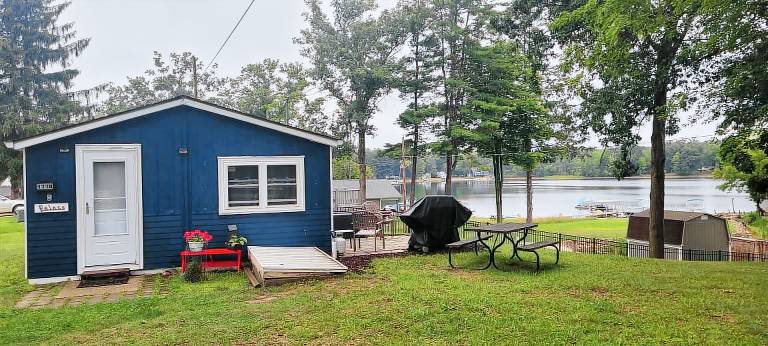 Cottage  Gladwin