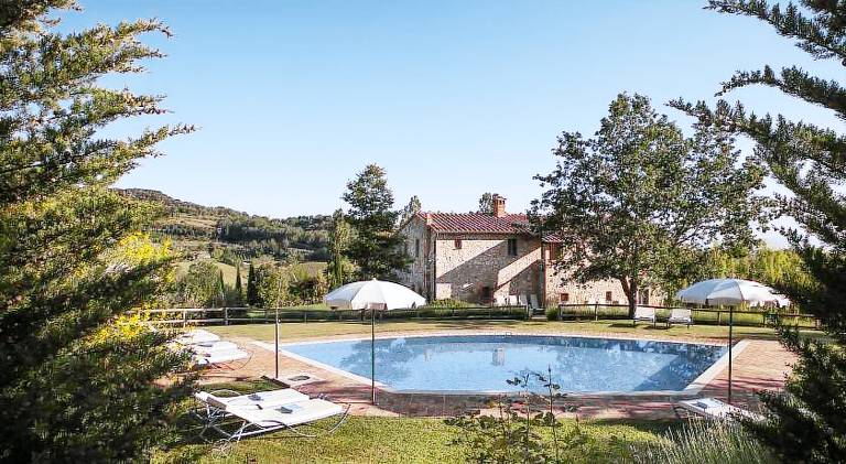 Villa with pool & hot tub in Chianciano Terme