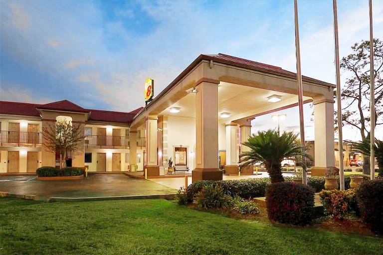 Super 8 by Wyndham Baton Rouge I 12
