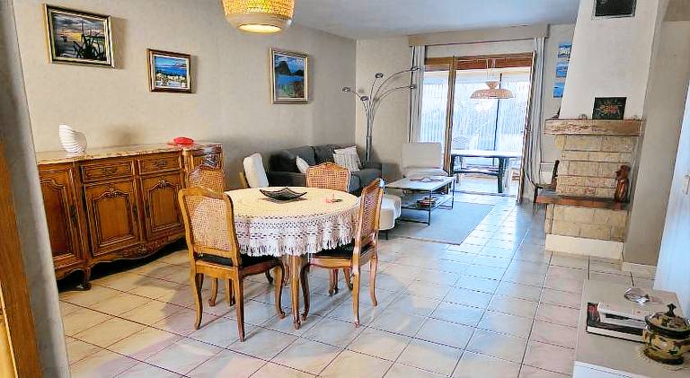 House with patio, yard & BBQ — photo 3