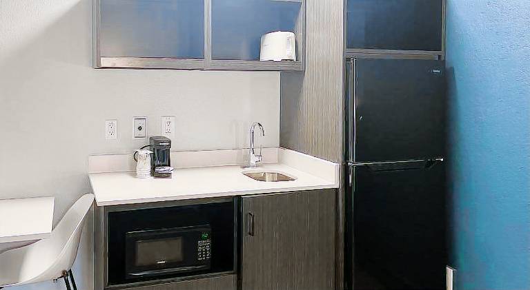 Studio 6 Extended Stay - Huntsville, AL University Drive — photo 4