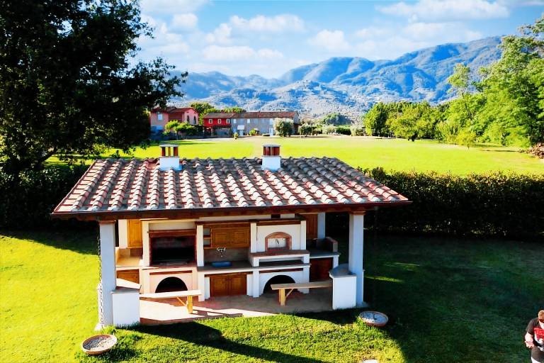 Villa with private pool, barbecue & garden — photo 3