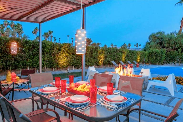 Vacation home with pool — photo 4