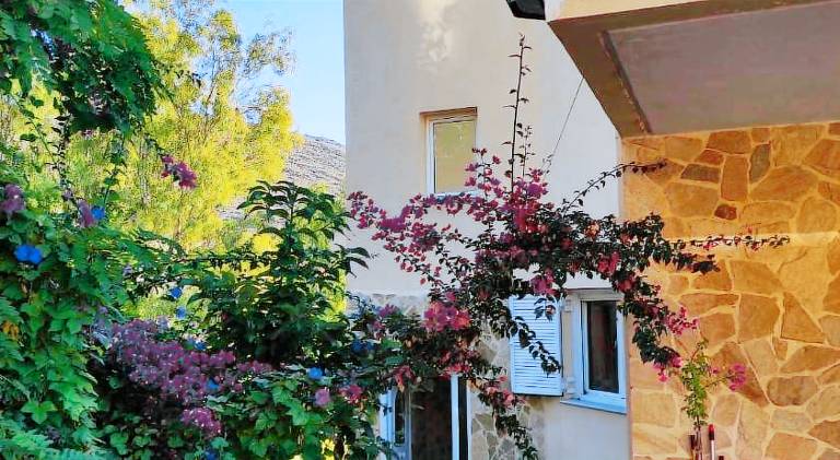 Holiday apartment with garden & terrace — photo 5