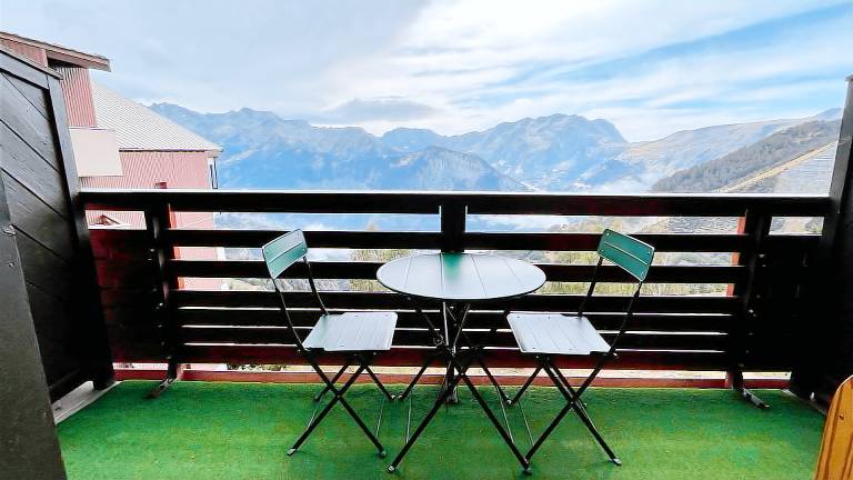 180m from shops, 2nd floor, view valley, balcony, tv, 24m², Alpe d'Huez — photo 2
